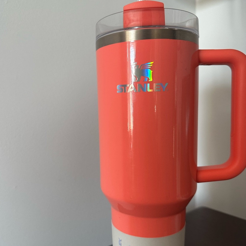 Stanley Quncher 40oz tumbler - peach NWT